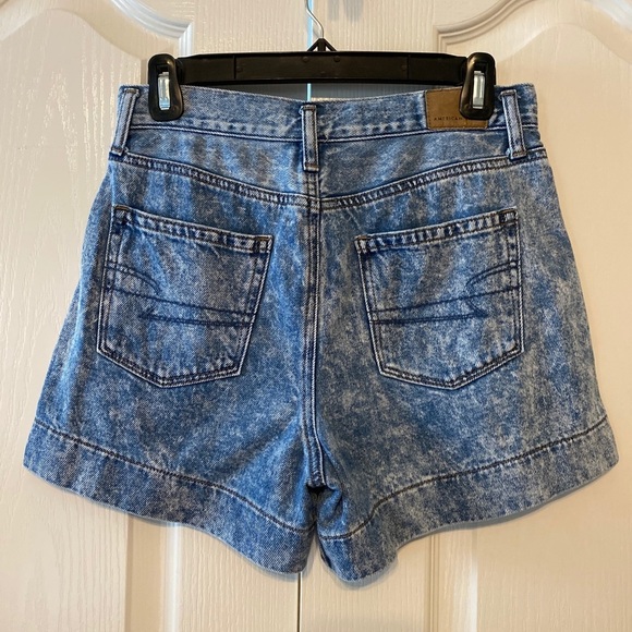 American Eagle Mom jeans Shorts size 2 light blue - Picture 2 of 12
